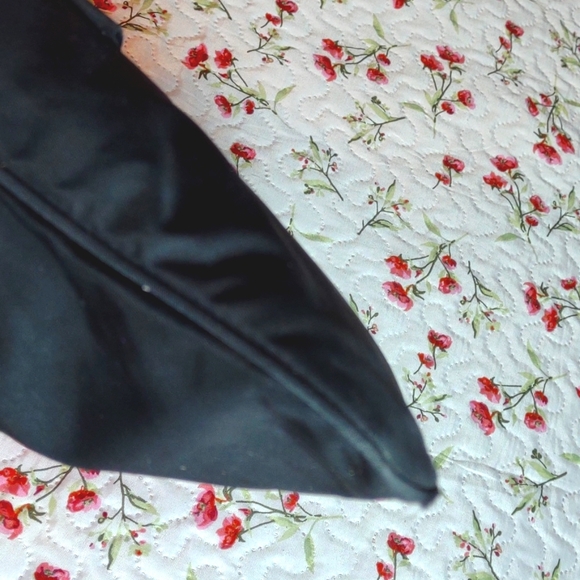 Authentic Prada Bow Clutch Bag, Very Good Vintage Condition - Picture 8 of 15